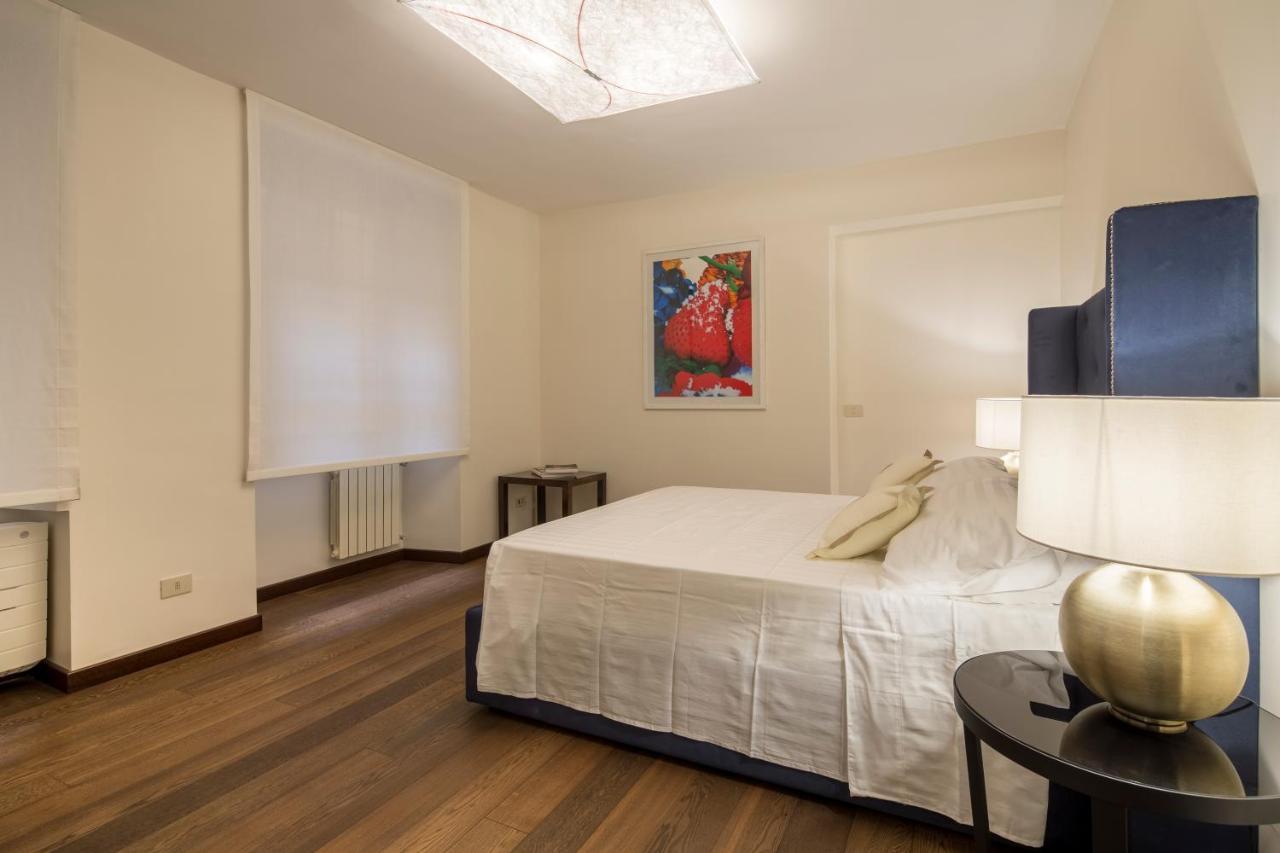 Ferienhaus Palazzo Berardi: Renaissance Downtown Luxury *
