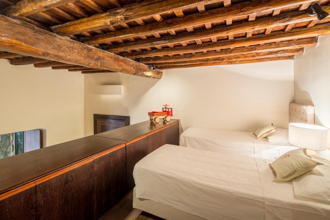Ferienhaus Palazzo Berardi: Renaissance Downtown Luxury *