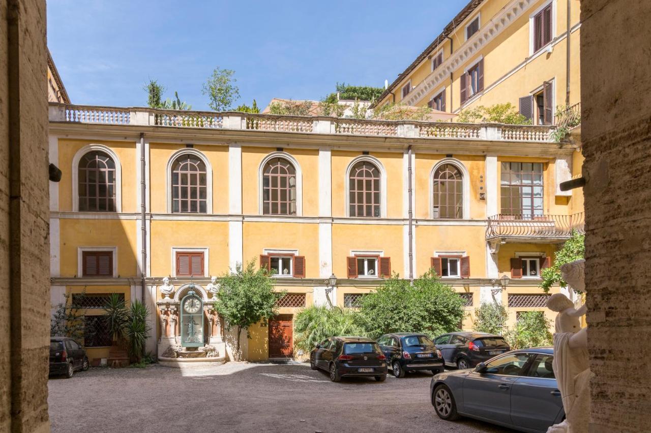 Palazzo Berardi: Renaissance Downtown Luxury * Rom