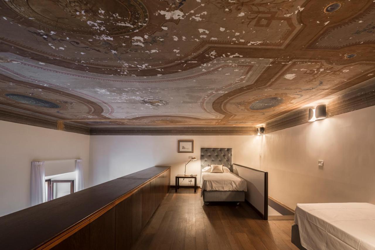 Palazzo Berardi: Renaissance Downtown Luxury * Rom